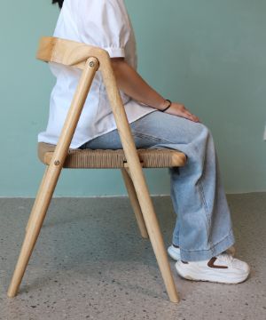 しっかりとした座り心地で、使うほどに馴染んでいきます - ORIORI chair